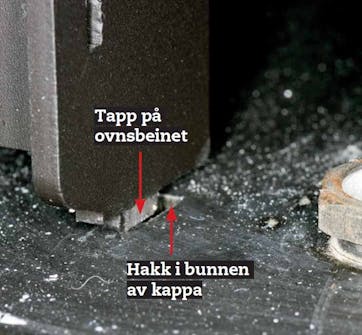 Montere peisinnsats: Det er ikke mye plass mellom ovnen og konveksjonskappa Montere peisinnsats: Det er ikke mye plass mellom ovnen og konveksjonskappa